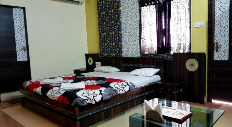 Hotel Rasraj , Dhule エクステリア 写真