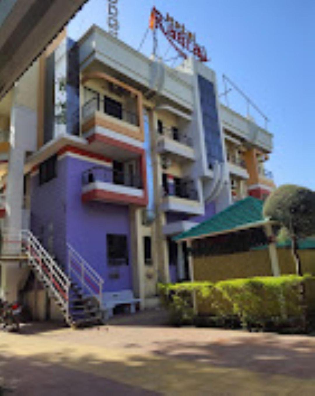 Hotel Rasraj , Dhule エクステリア 写真